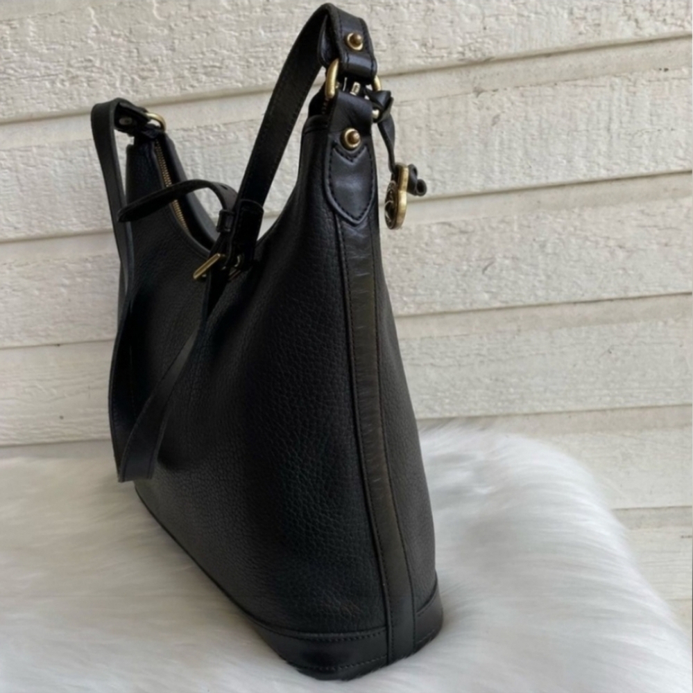 Dooney and Bourke Vintage Black Leather Shoulder Bag - Picture 4 of 9